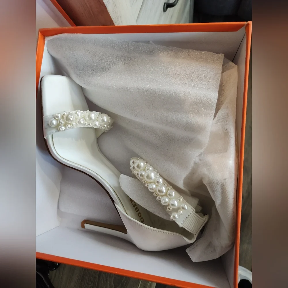 Womens Elegant Pearls Decor Back Zip Elegant White Stilettos Heels - Picture 3 of 15
